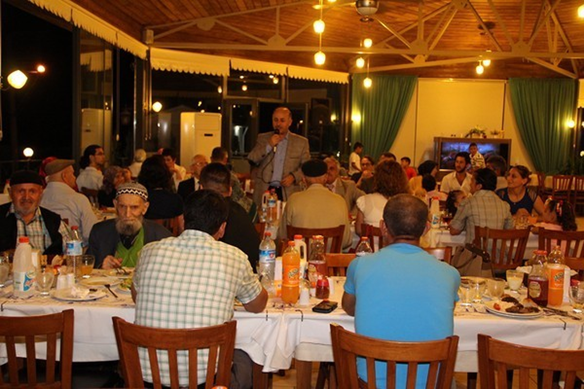 Huzur Evi Sakinlerine İftar