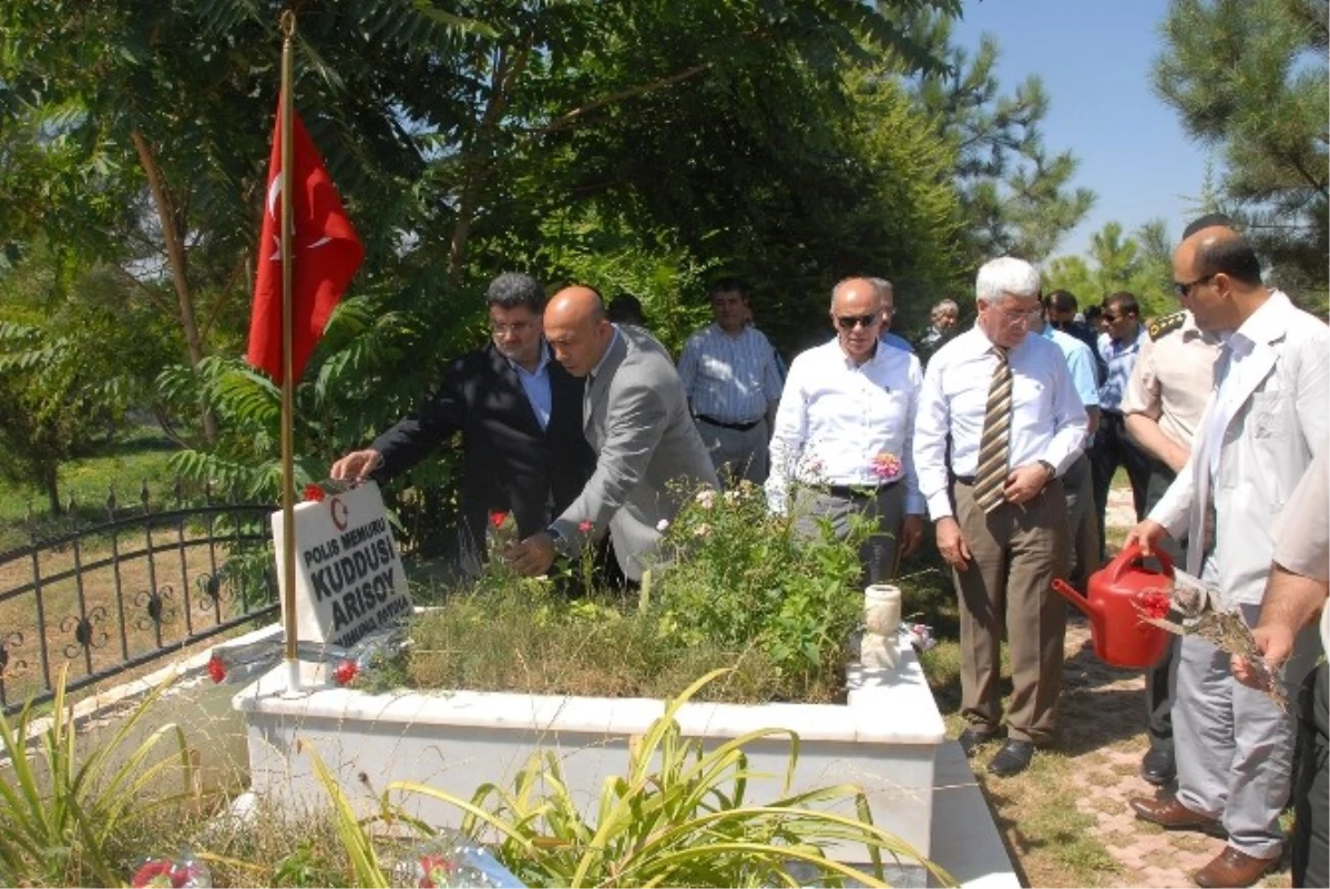 Karaman Protokolünden Şehitlik Ziyareti