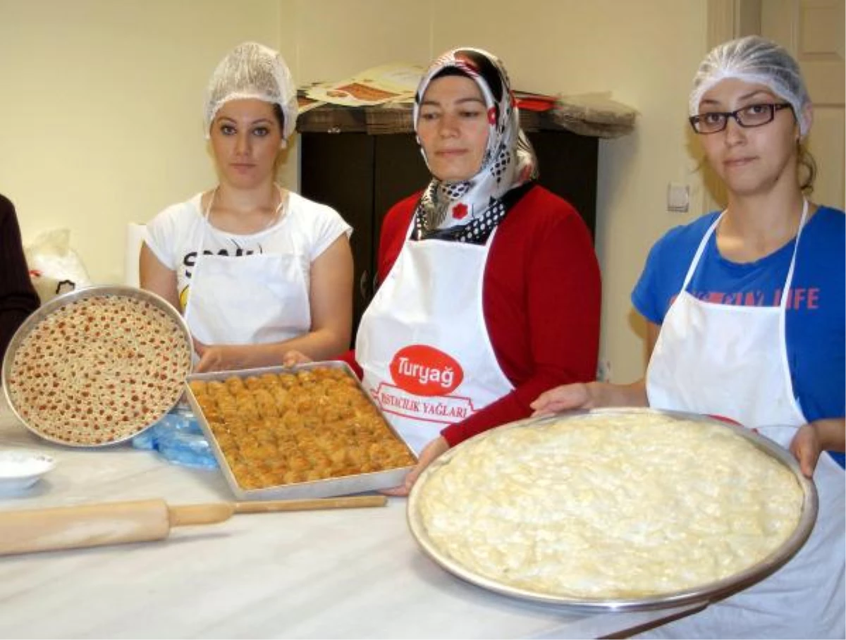 Kayseri\'de Bayramın Vazgeçilmezi; Tepsi Mantı