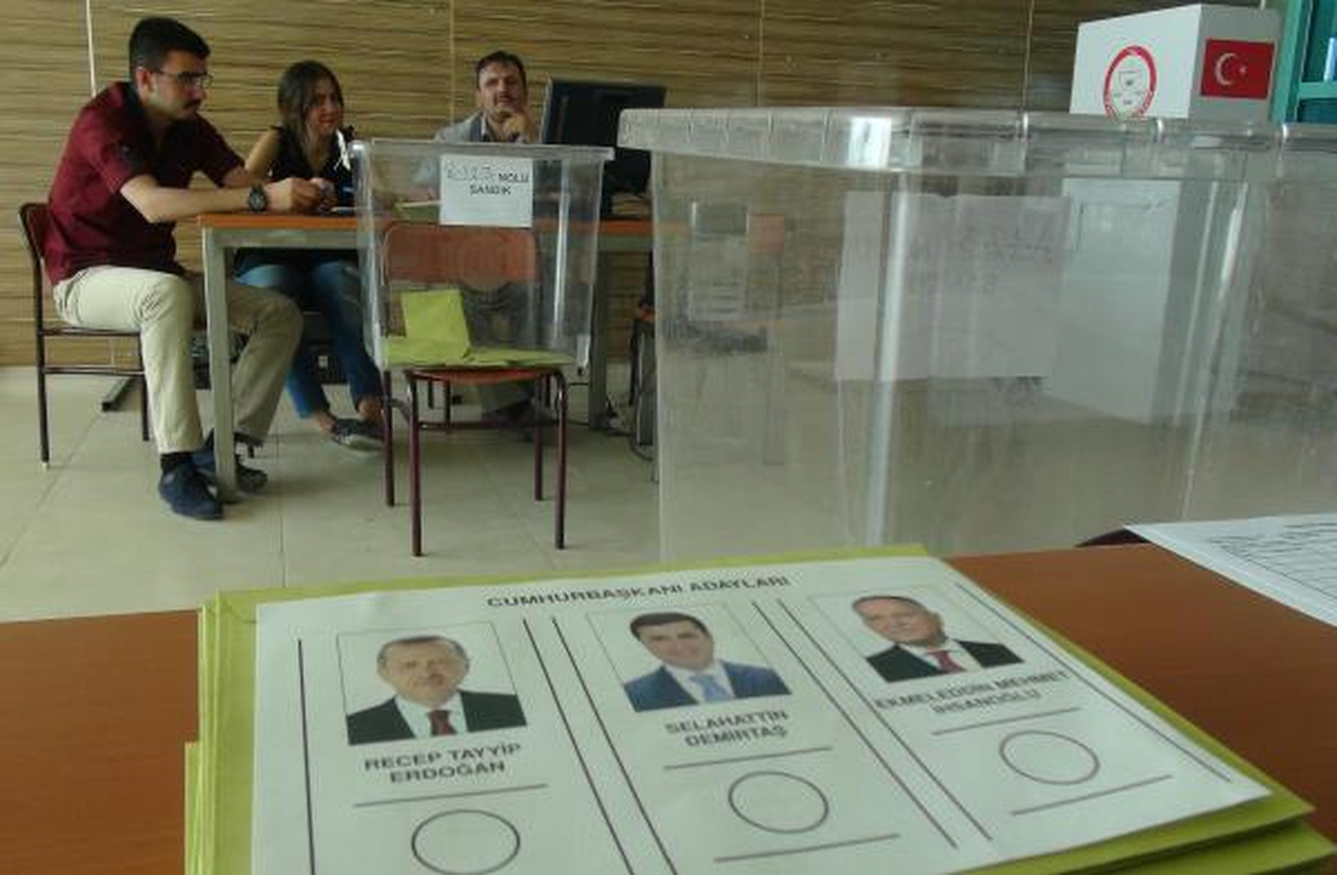 Konya Havalimanı\'nda Cumhurbaşkanlığı Seçimi İçin Oy Kullanma İşlemi Başladı