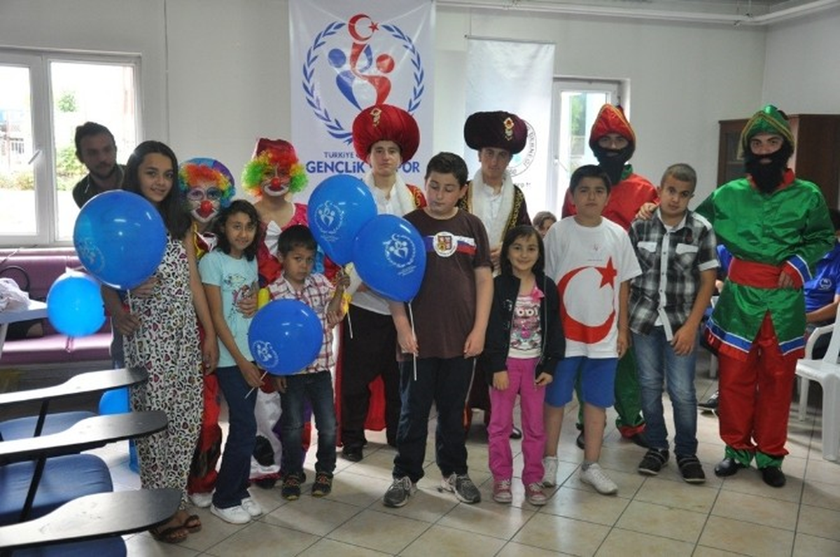 Düzce\'de Lösemili Çocuklar Moral Depoladı