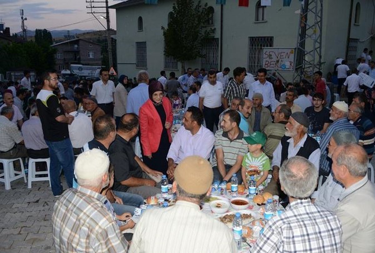 Meram Belediyesinden İftar Programı