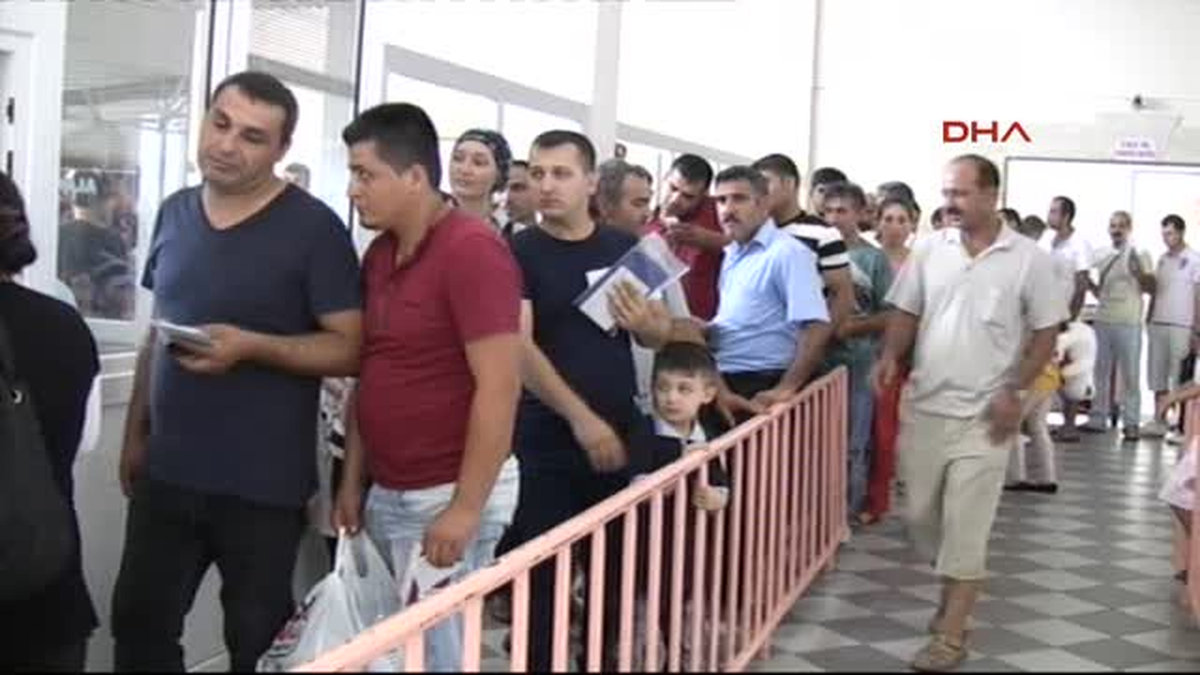 Mersin\'deki Gümrük Kapısında Oy Verme Başladı