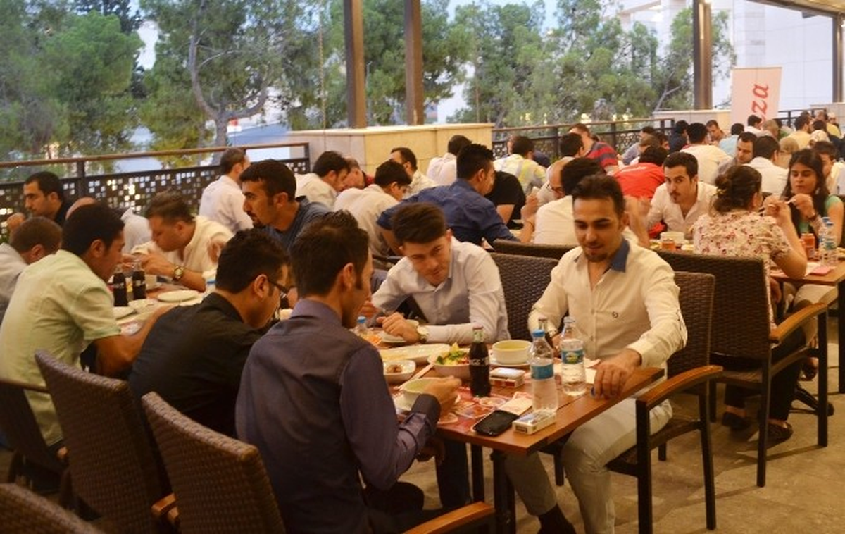 Şanlıurfa Piaazza İş Ortaklarıyla İftarda Buluştu