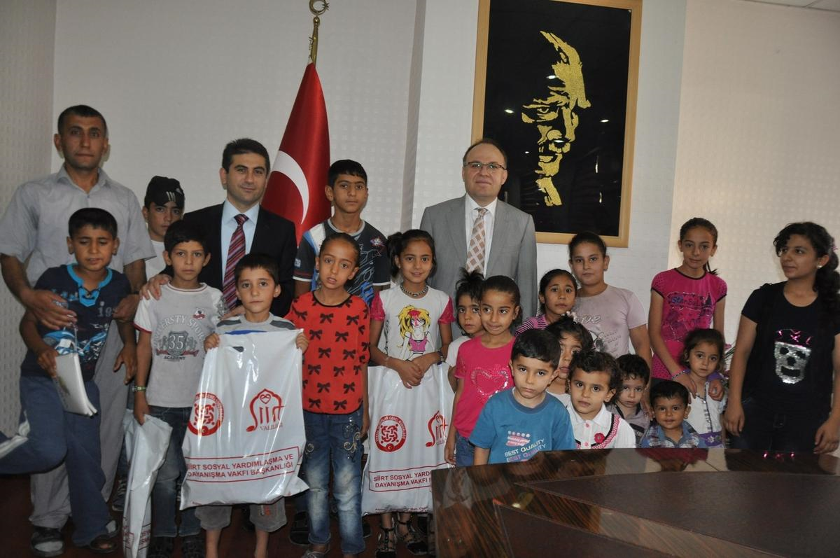 Siirt\'te Çocuklara Bayram Hediyesi