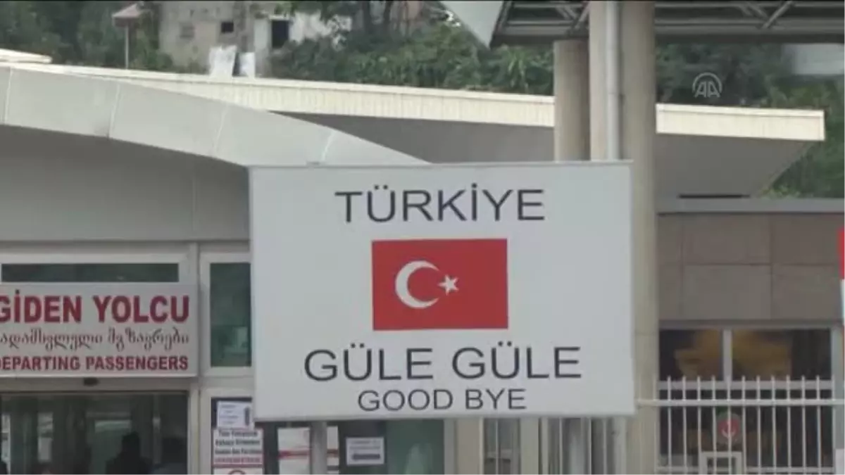 Sınır kapılarında oy verme işlemi -