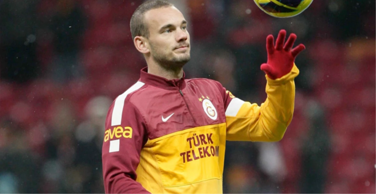 Sneijder\'in Menajeri: Sneijder Futbolu Galatasaray\'da Bırakmak İstiyor