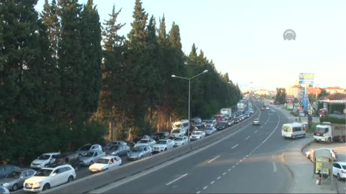 Yalova-İzmit karayolunda bayram tatili yoğunluğu -