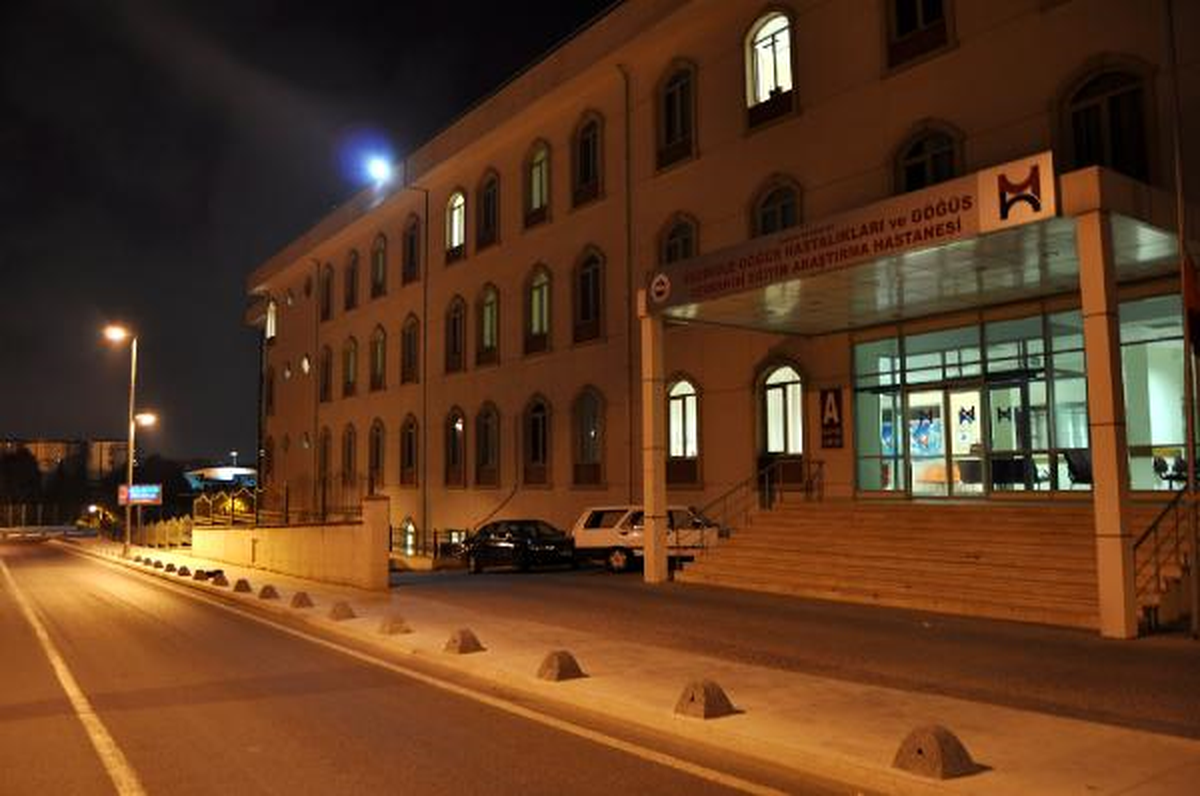 Yurt Atayün Rahatsızlanarak Hastaneye Kaldırıldı