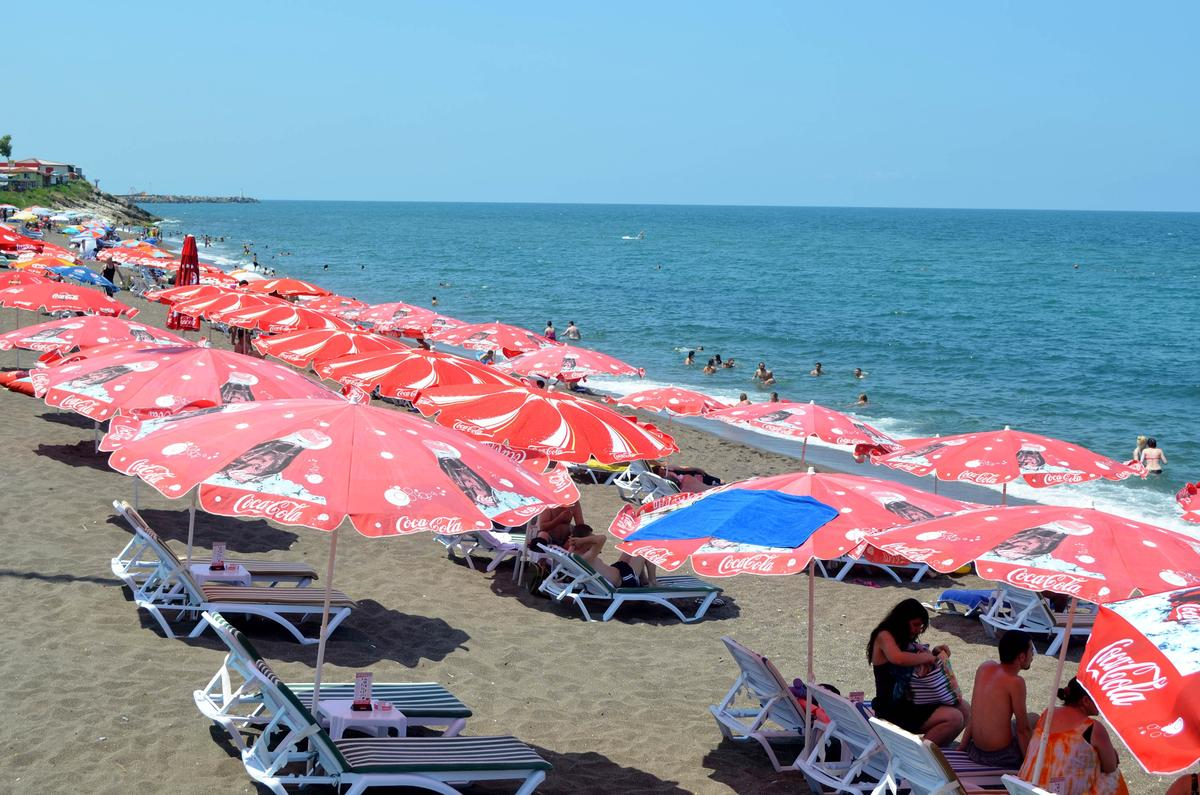 Akçakoca Sahiline Turist Akını