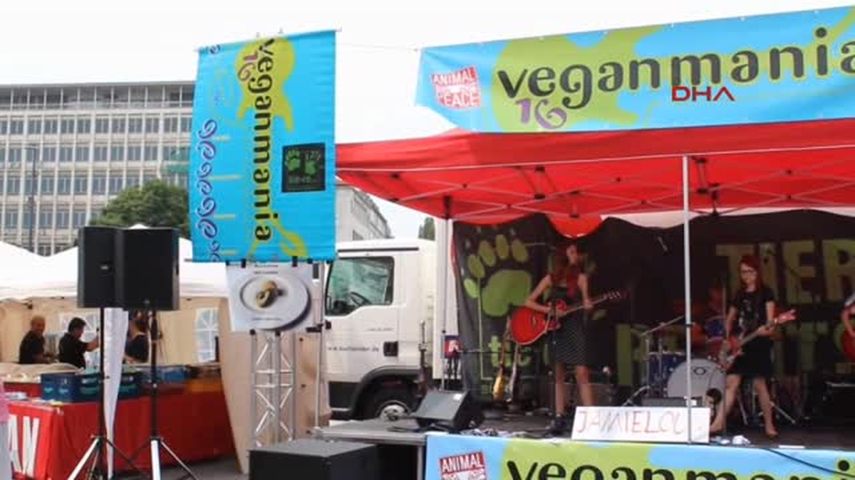 Almanya\'da Vegan Dönerin Kralı Bir Türk