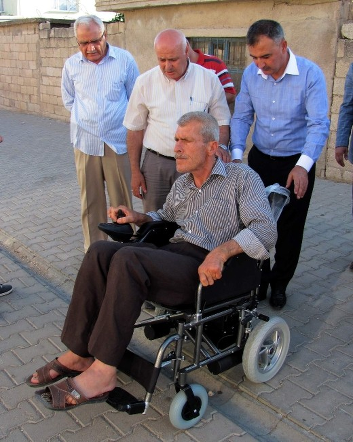 Araban İlçesinde Engelli Vatandaşa Akülü Sandalye Yardımı