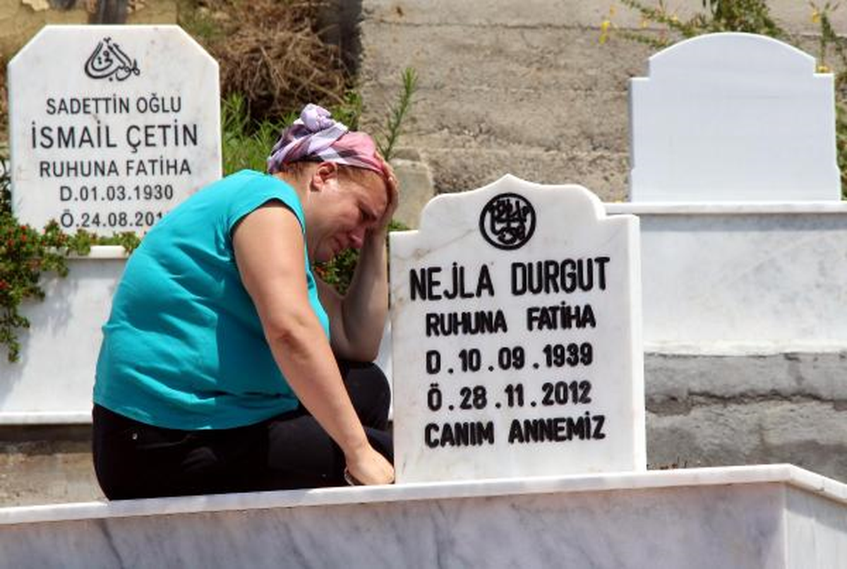 Arefe Gününde Mezarlıklar Doldu