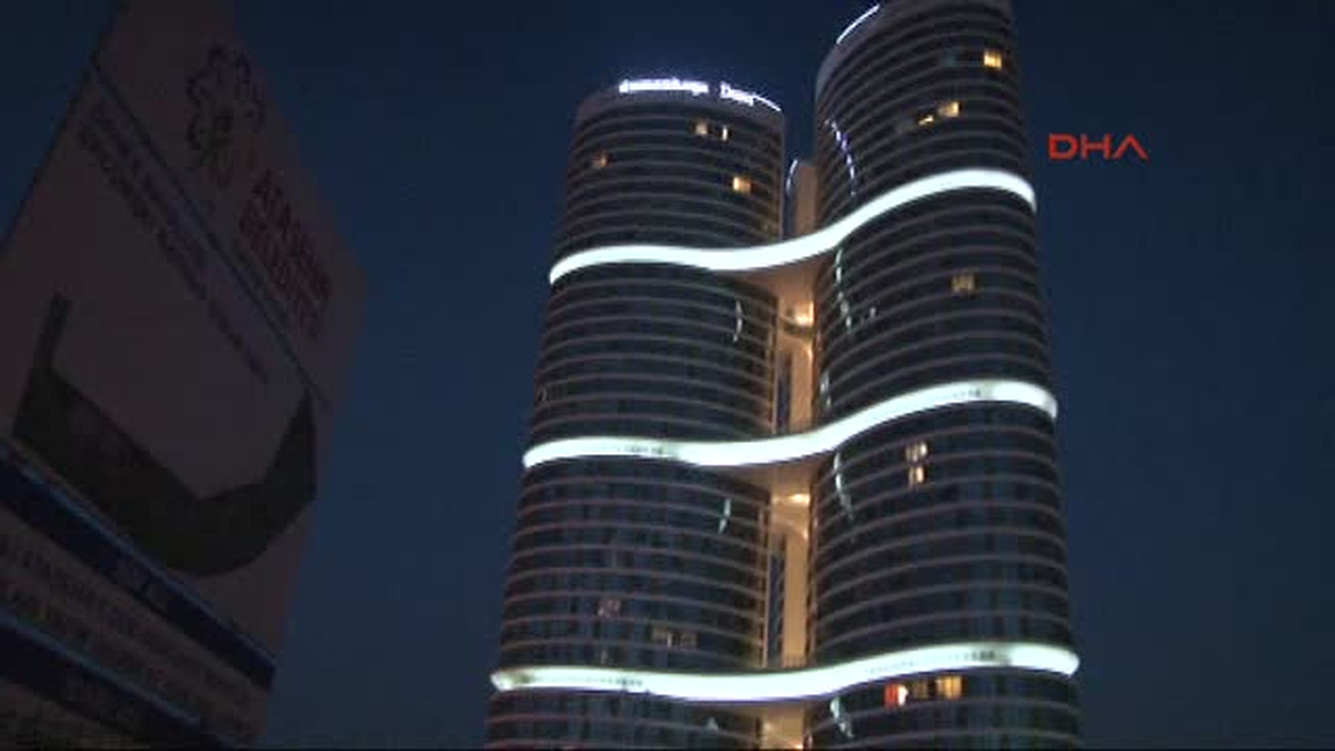 Ataşehir\'de 22. Kattan Atlayan Mimar Hayatını Kaybetti
