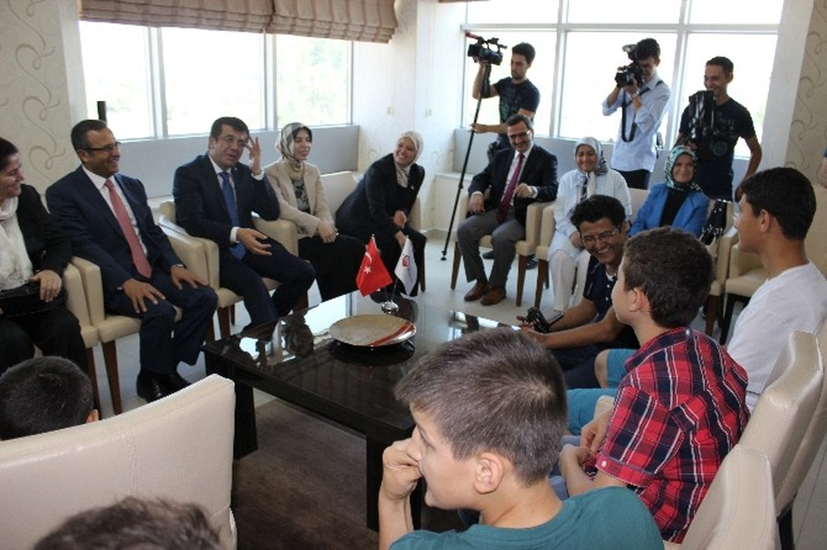 Bakan Zeybekci\'den İsrail\'e Sert Sözler