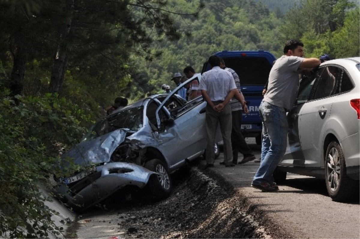 Bolu\'da Trafik Kazası: 1 Ölü, 3 Yaralı