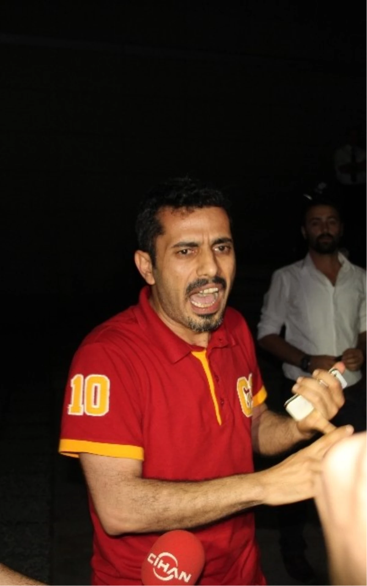 Çağlayan Adliyesi\'ne Alınmayan Gazeteci Mahmet Baransu Polise Tepki Gösterdi
