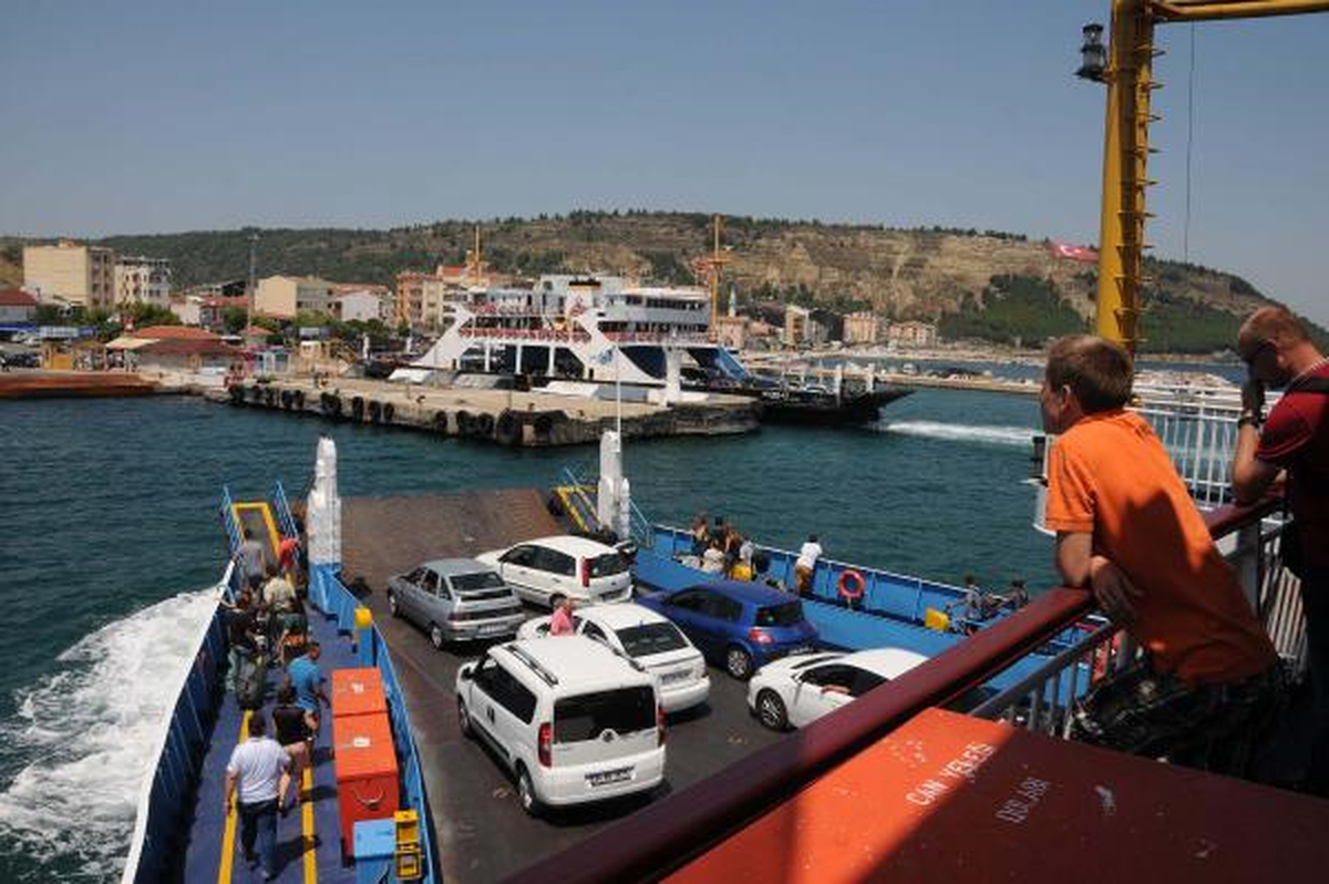 Çanakkale\'de Bayram Trafiği Bugün de Sürdü
