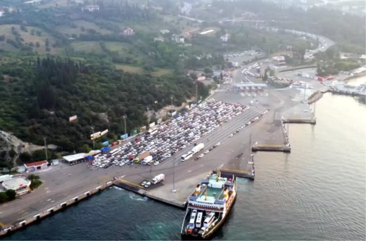 Çileye Dönüşen Bayram Trafiğinde, Şimdi de Dönüş İçin Çözüm Aranıyor