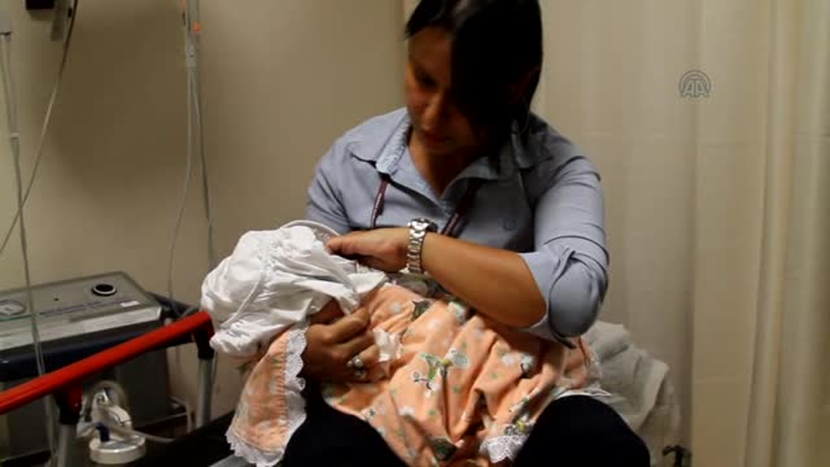 Çöp konteynerinde yeni doğmuş bebek bulundu -
