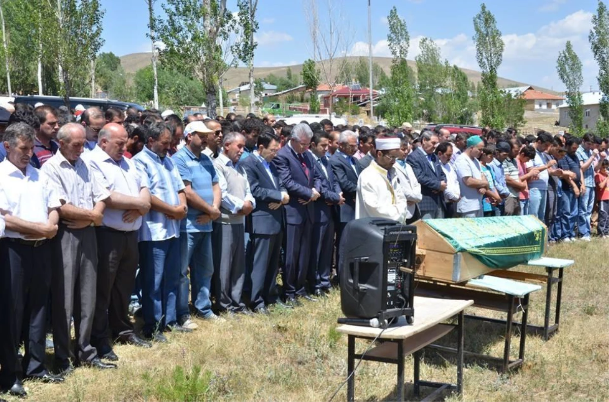 Erzincan\'da Gölde Kaybolan Gencin Cesedi Bulundu