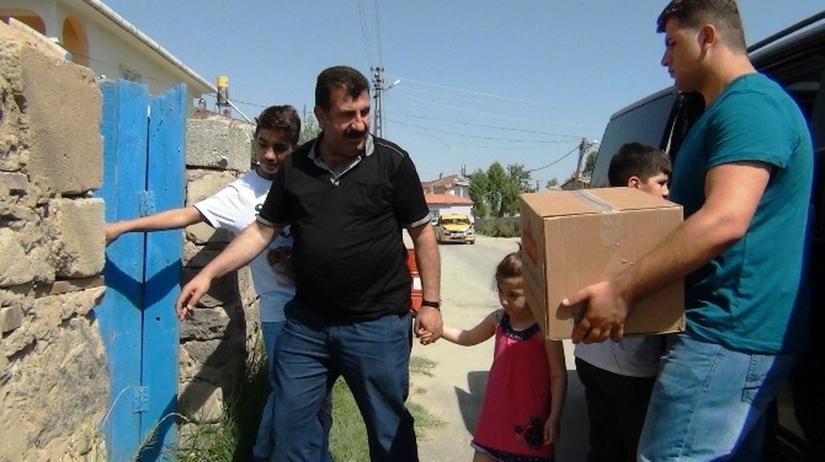 Fakirlerinin Bayram Şekeri Nihat Çelik\'ten