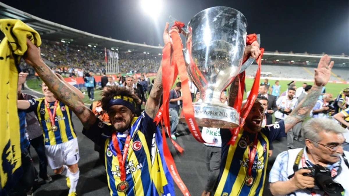 Flaş! Fenerbahçe\'de Cristian Baroni ve Samuel Holmen\'le Yollar Ayrılıyor