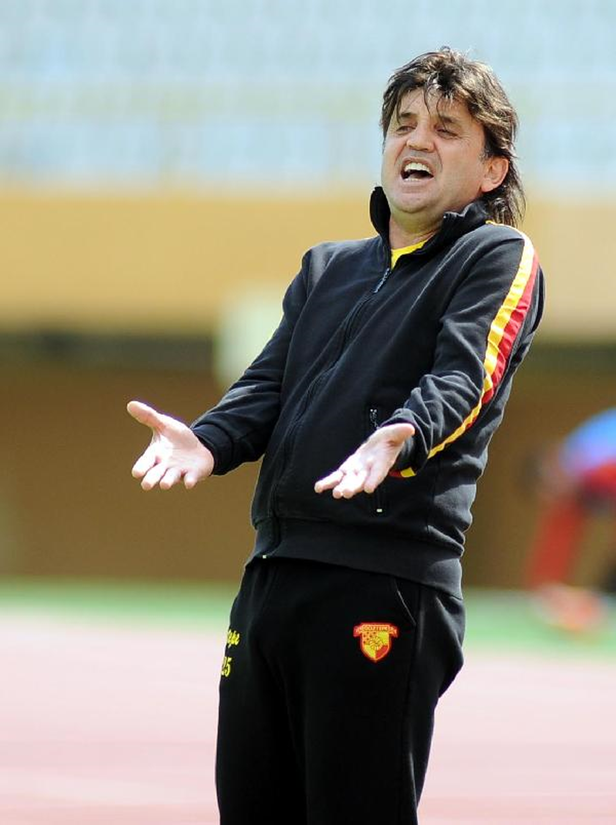 Göztepe\'den Futbolculara Uyarı
