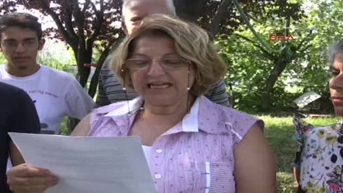 Hayvanseverler Olmasaydı Kamyonetle Nakledilen 30 Köpek de Ölürdü