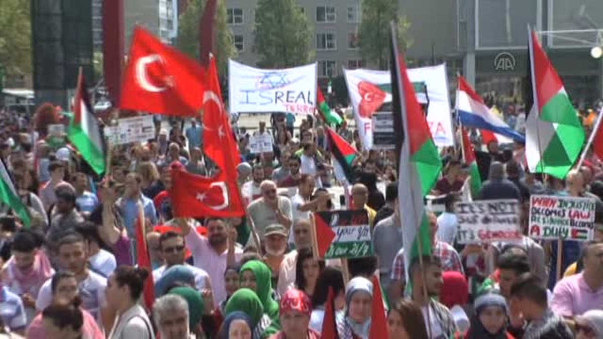Hollanda\'da İsrail\'in Gazze\'ye yönelik saldırıları kınandı -