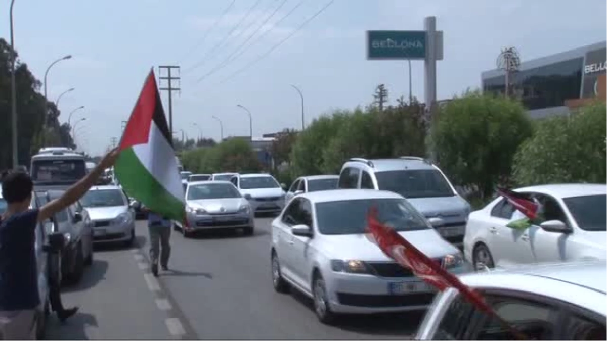 İsrail\'in Gazze saldırılarını protesto eden Tokluman ailesi -