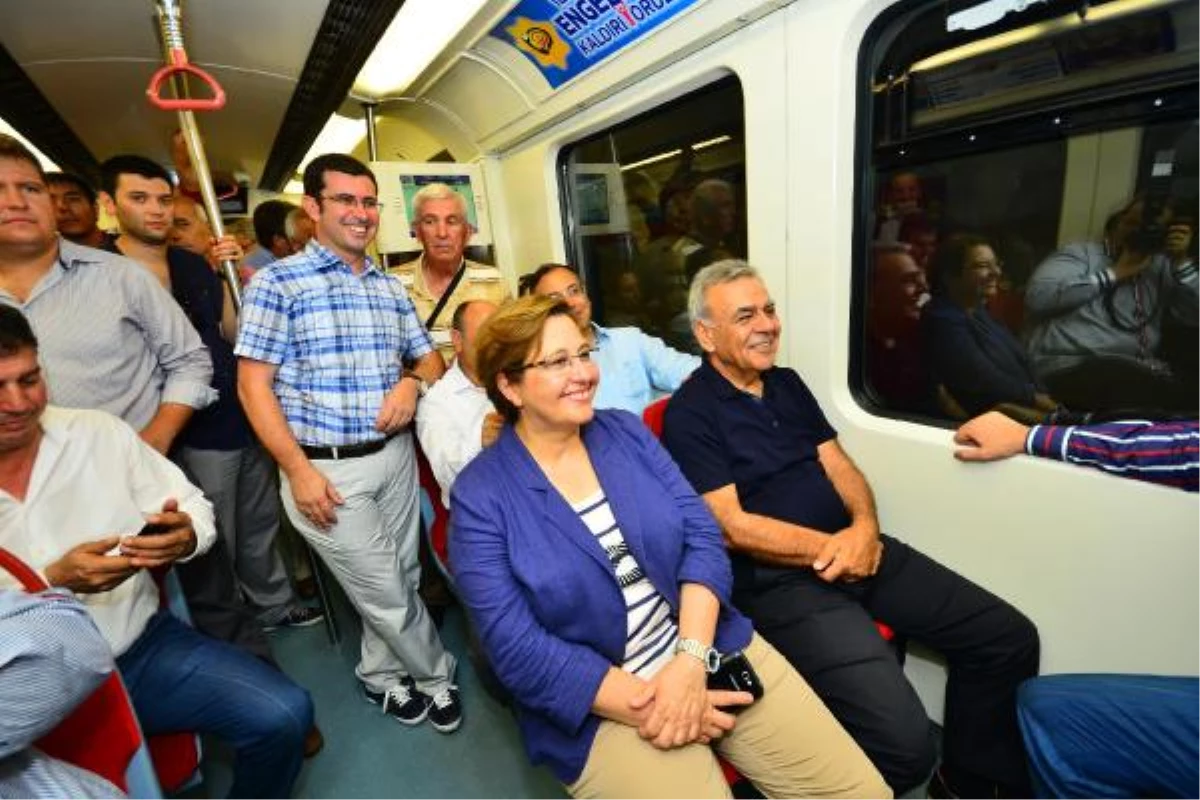 İzmir Metrosu\'nun Son Etabına Törensiz Açılış