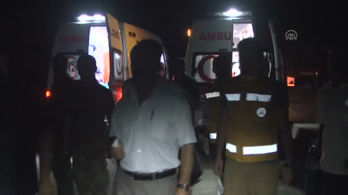 Kazada yaralanan 2 kişi askeri helikopterle Van\'a sevk edildi -