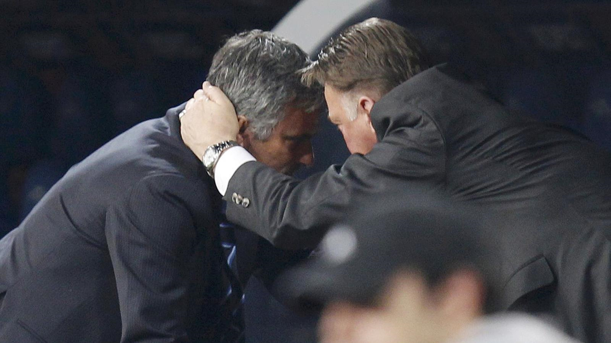Louis Van Gaal ve Jose Mourinho Daha Lig Başlamadan Gerilim Yaşadılar