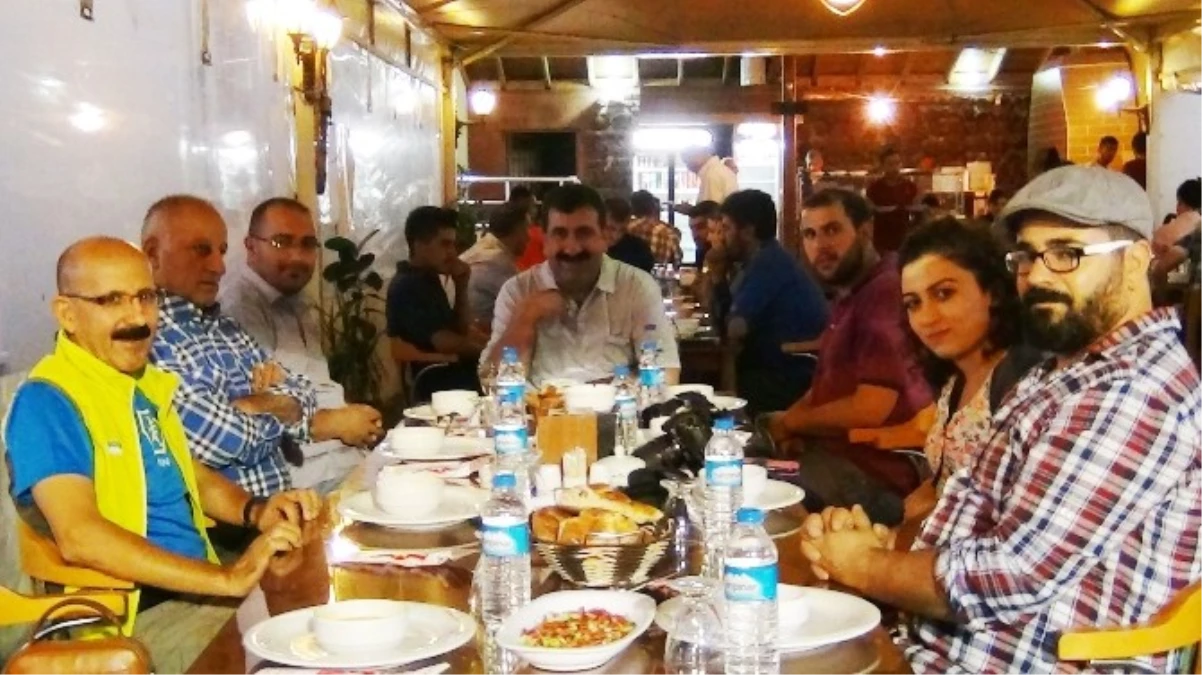 TÜDKİYEB Genel Başkan Yardımcısı Çelik\'ten Gazetecilere İftar Yemeği