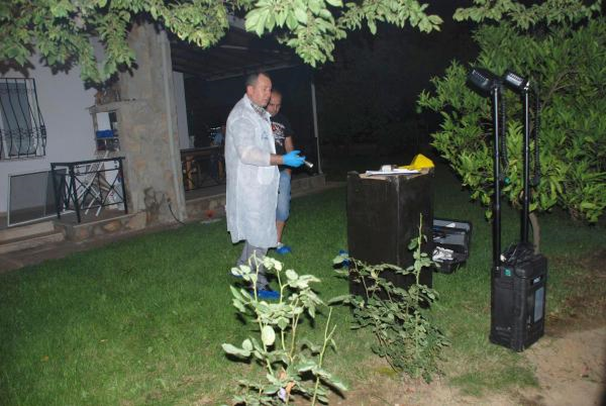 Polisi Görünce, Çelik Kasayı Bırakıp Kaçtılar