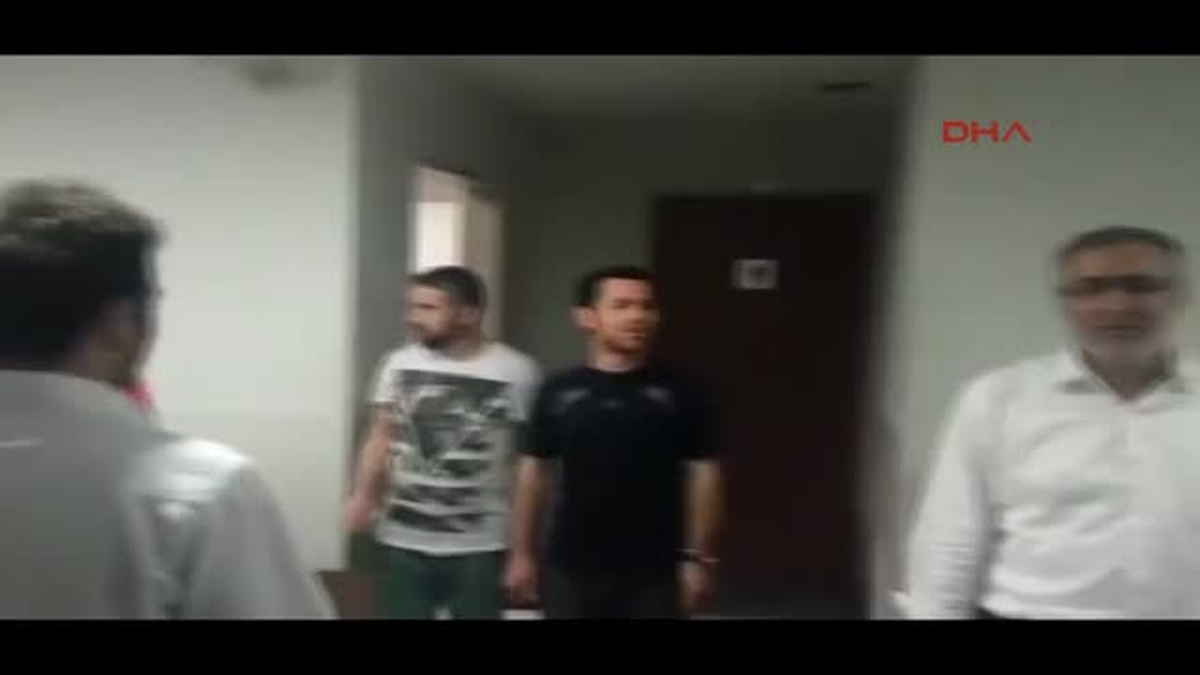 Polislerin Gözaltında Sahur Görüntüleri