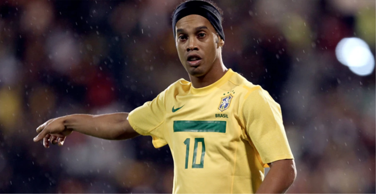 Ronaldinho, Dostluk Maçını Mazeret Göstererek Kayıplara Karıştı