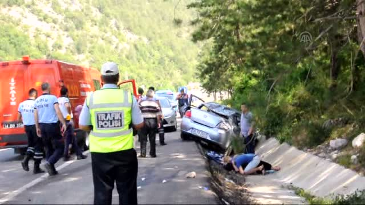 Trafik kazası: 1 ölü, 3 yaralı -