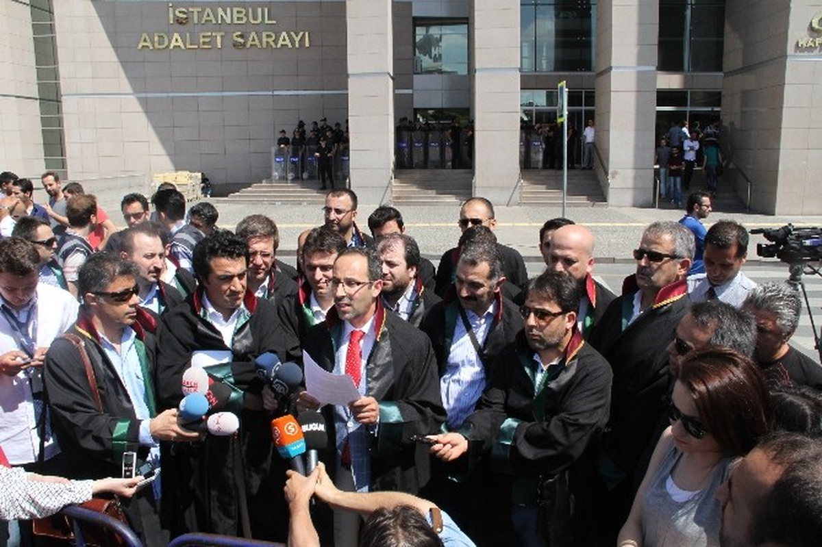 Zanlı Polislerin Avukatlarından Tepki