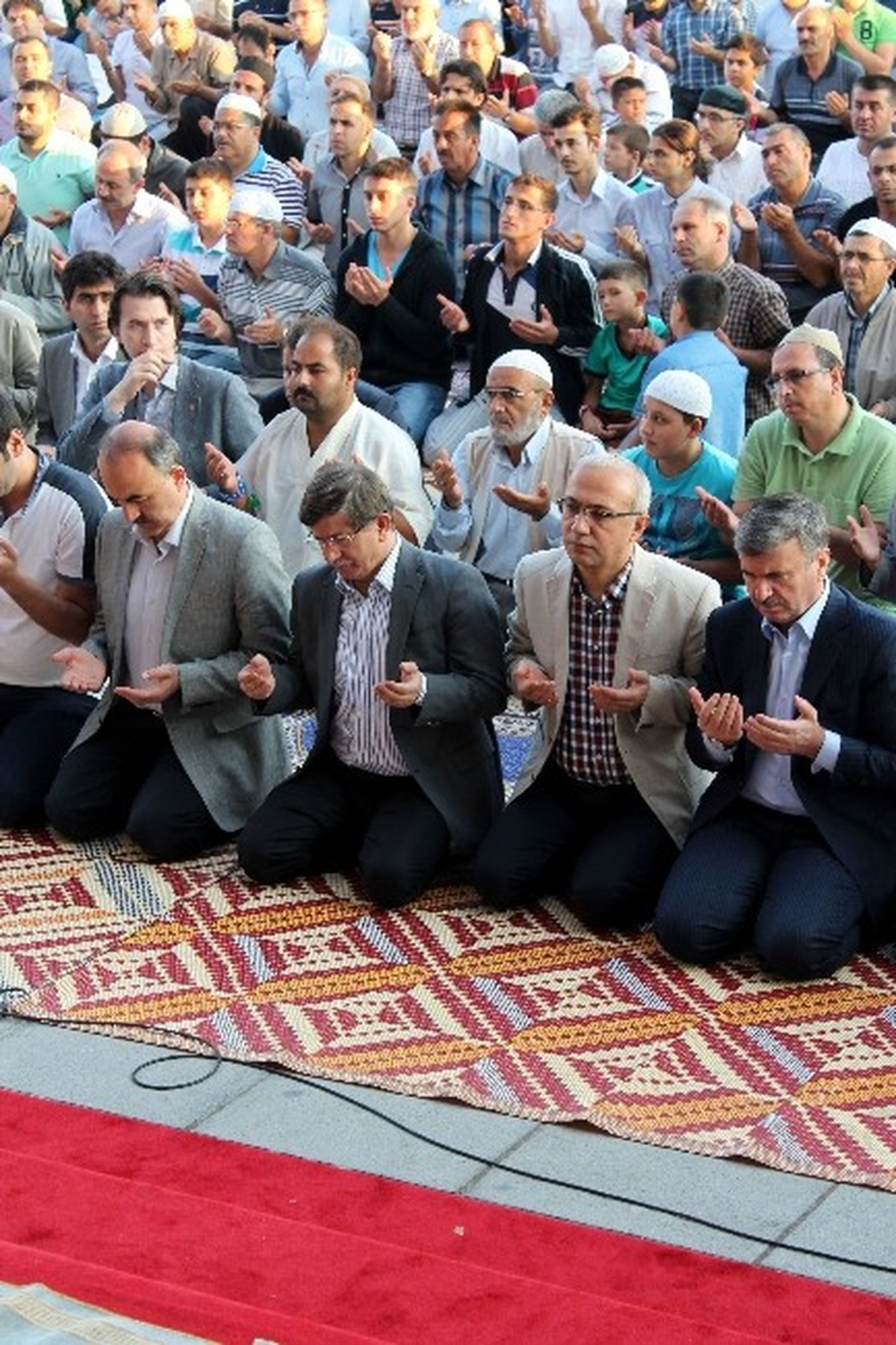 Bakanlar Bayram Namazını Konya\'da Kıldı