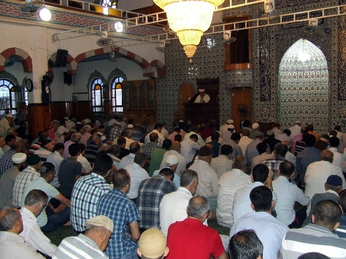 Bayram Namazında Camiler Doldu Taştı