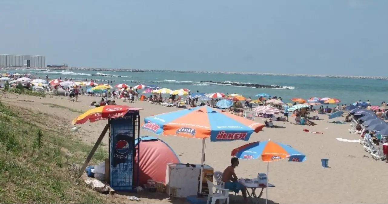 Bayramın İlk Günü Karasu Sahili Doldu Taştı