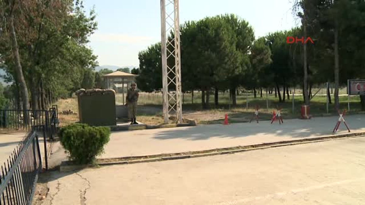 Gemlik\'te Bomba Avcısı Köpeklerden Nefes Kesen Gösteri