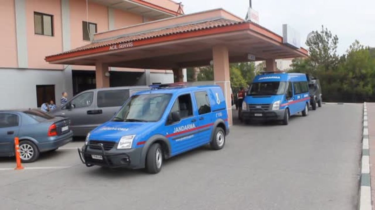 Osmaniye\'de Çakmak İsteme Kavgası: 16 Yaralı
