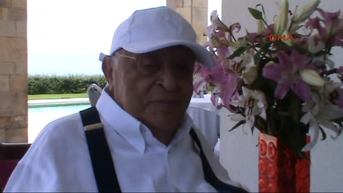 Demirel\'den Barış ve Kardeşlik Mesajı