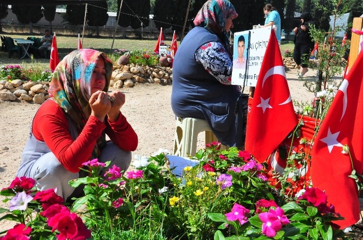 Ecrin\'in Madenci Babası İçin Okuduğu Dua Duygulandırdı
