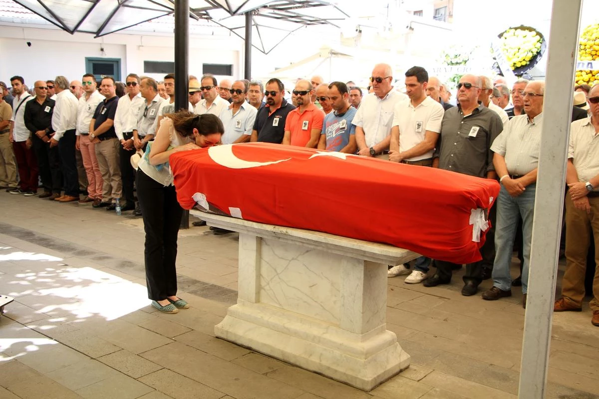 Eski Milletvekili Çınar\'ın Cenazesi Toprağa Verildi