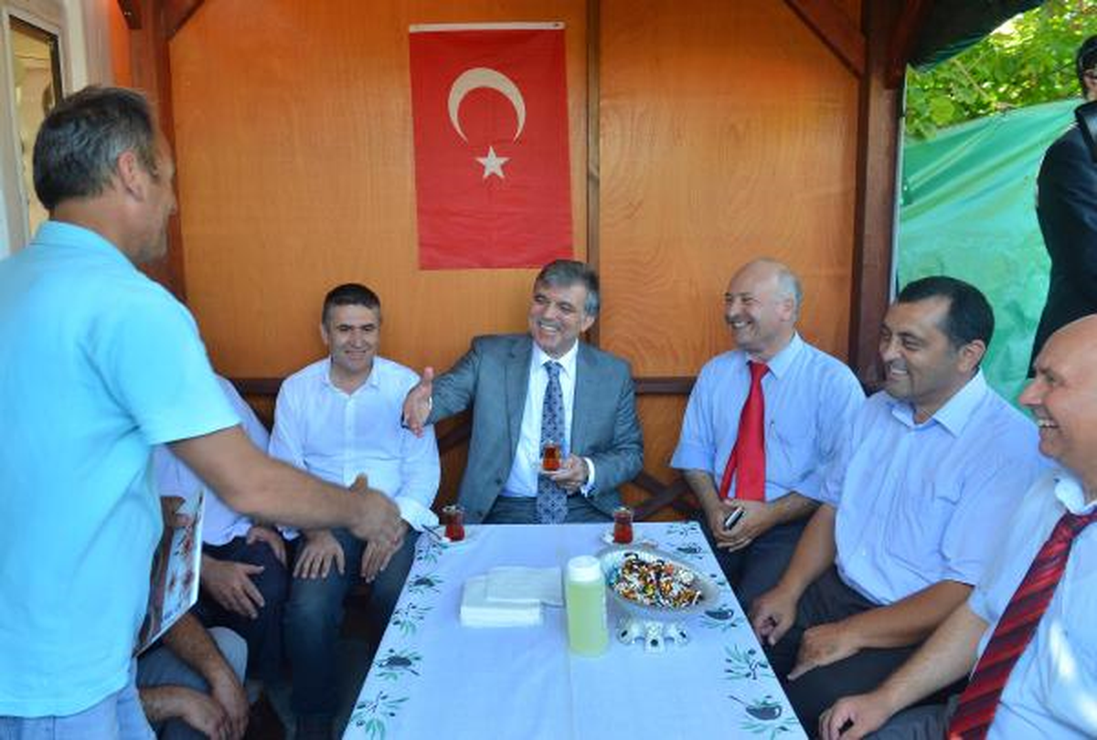 Gül Taksicilerle Bayramlaştı