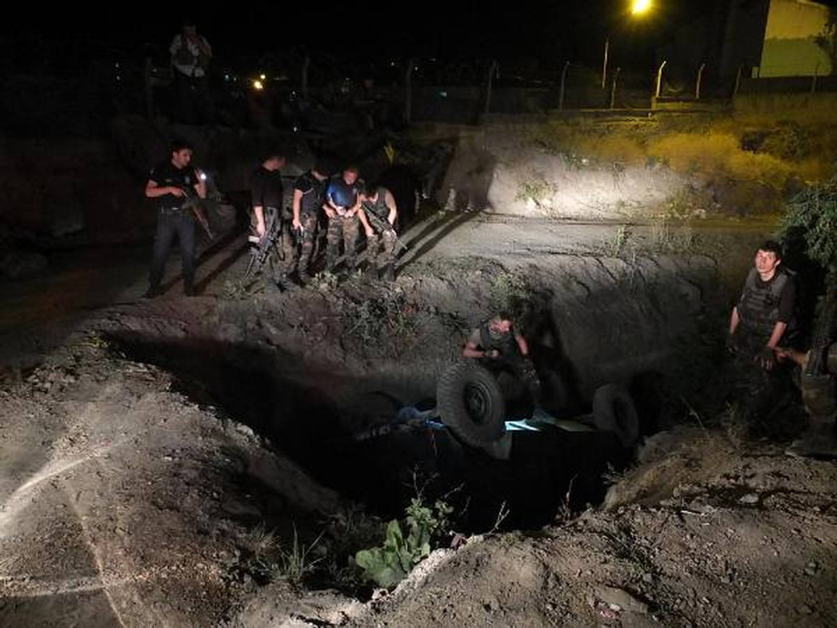 Hakkari\'de Polis Aracı Kaza Yaptı: 2 Yaralı